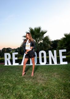 Alessandra Ambrosio feet photo 7