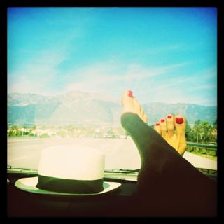 Alessandra Ambrosio feet photo thumbnail