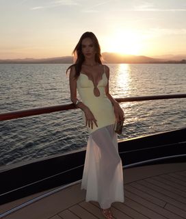 Alessandra Ambrosio feet photo 8