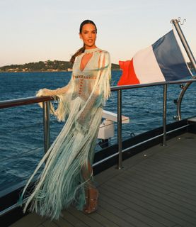 Alessandra Ambrosio feet photo 5