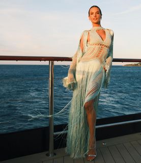 Alessandra Ambrosio feet photo 4