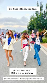 Alessandra Ambrosio feet photo 3
