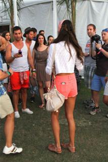 Alessandra Ambrosio feet photo thumbnail
