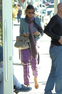 Alessandra Ambrosio feet photo thumbnail