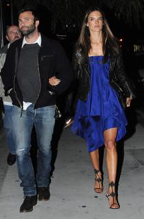 Alessandra Ambrosio feet photo thumbnail