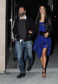 Alessandra Ambrosio feet photo thumbnail