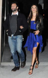 Alessandra Ambrosio feet photo thumbnail