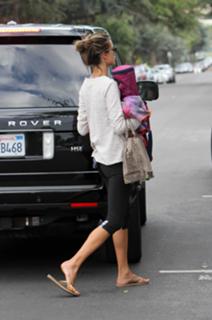 Alessandra Ambrosio feet photo thumbnail