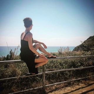 Alessandra Amoroso feet photo thumbnail