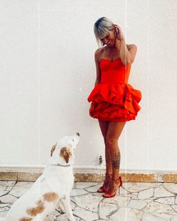 Alessandra Amoroso feet photo thumbnail