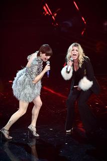 Alessandra Amoroso feet photo thumbnail