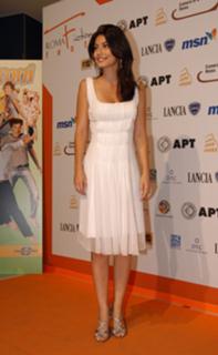Alessandra Mastronardi feet photo thumbnail