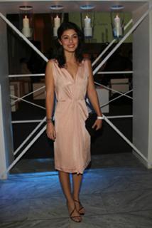 Alessandra Mastronardi feet photo thumbnail