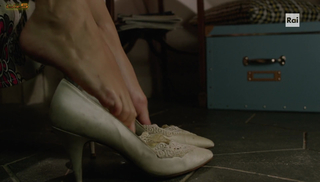 Alessandra Mastronardi feet photo thumbnail