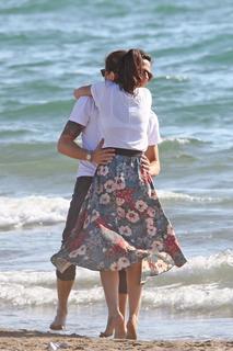 Alessandra Mastronardi feet photo thumbnail