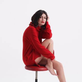 Alessandra Mastronardi feet photo thumbnail