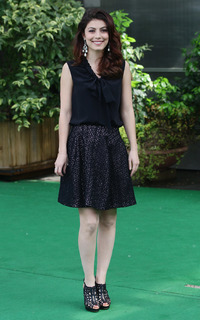 Alessandra Mastronardi feet photo thumbnail