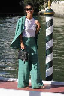 Alessandra Mastronardi feet photo thumbnail