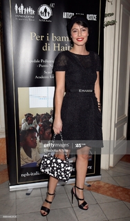 Alessandra Mastronardi feet photo thumbnail