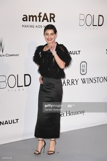 Alessandra Mastronardi feet photo thumbnail