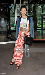 Alessandra Mastronardi feet photo thumbnail