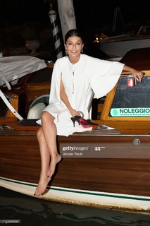 Alessandra Mastronardi feet photo thumbnail