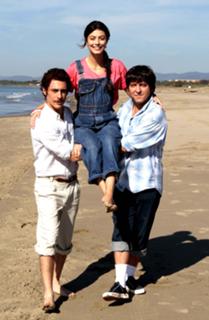 Alessandra Mastronardi feet photo thumbnail