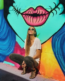 Alessandra Meyer-Wölden feet photo thumbnail