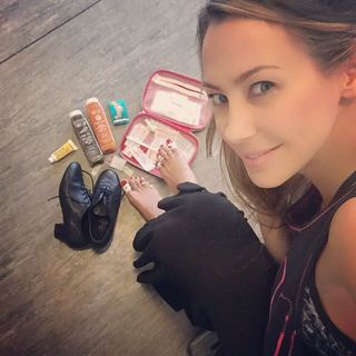 Alessandra Meyer-Wölden feet photo thumbnail