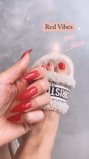 Alessandra Meyer-Wölden feet photo thumbnail