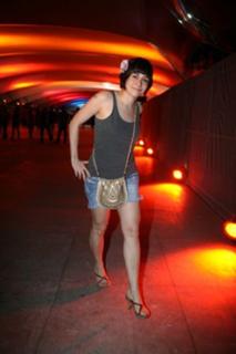 Alessandra Negrini feet photo thumbnail