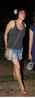 Alessandra Negrini feet photo thumbnail
