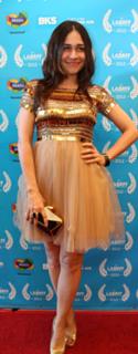 Alessandra Negrini feet photo thumbnail