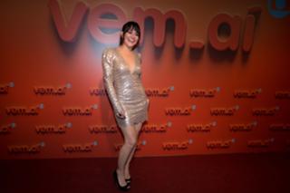 Alessandra Negrini feet photo thumbnail