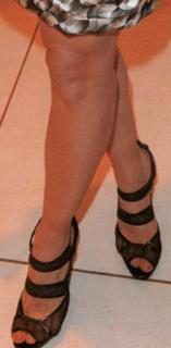 Alessandra Negrini feet photo thumbnail