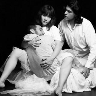 Alessandra Negrini feet photo thumbnail