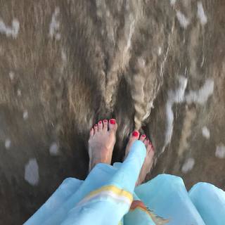 Alessandra Negrini feet photo thumbnail