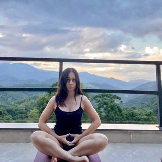 Alessandra Negrini feet photo thumbnail
