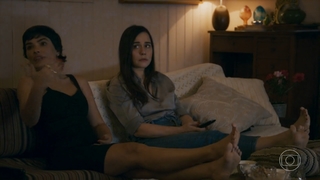 Alessandra Negrini feet photo thumbnail