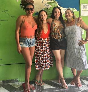 Alessandra Negrini feet photo thumbnail