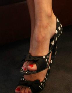 Alessandra Sublet feet photo thumbnail