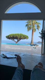 Alessandra Sublet feet photo thumbnail