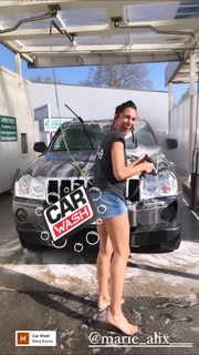 Alessandra Sublet feet photo thumbnail