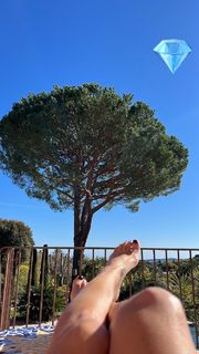 Alessandra Sublet feet photo thumbnail