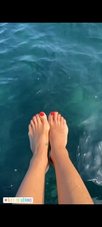 Alessandra Sublet feet photo thumbnail