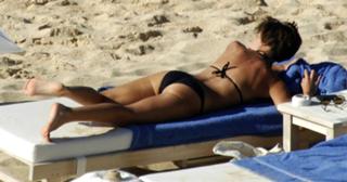 Alessandra Sublet feet photo thumbnail