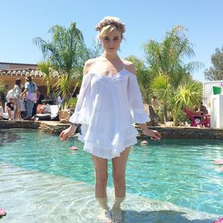 Alessandra Torresani feet photo thumbnail