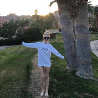 Alessandra Torresani feet photo thumbnail