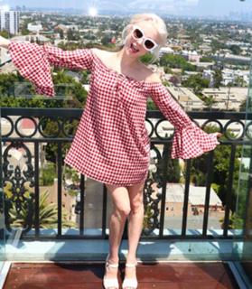 Alessandra Torresani feet photo thumbnail