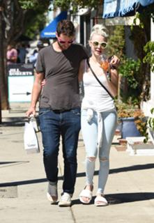 Alessandra Torresani feet photo thumbnail